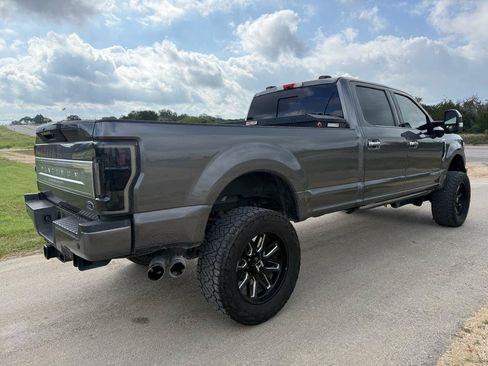 Used 2022 Ford F350 Platinum w/ FX4 Off-Road Package AWD/4WD image 3