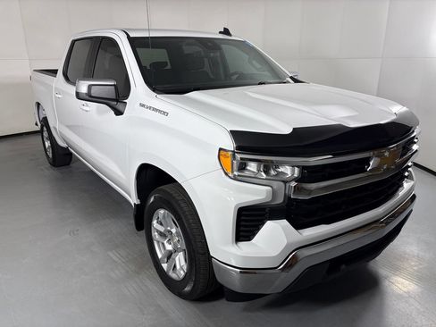 Used 2023 Chevrolet Silverado 1500 LT RWD image 2