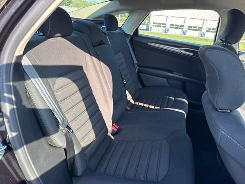 Used 2019 Ford Fusion SE FWD image 14