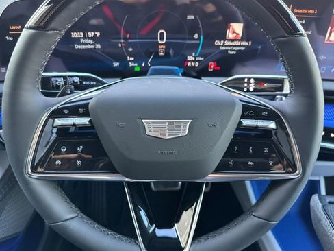New 2026 Cadillac Optiq Luxury 1 image 23