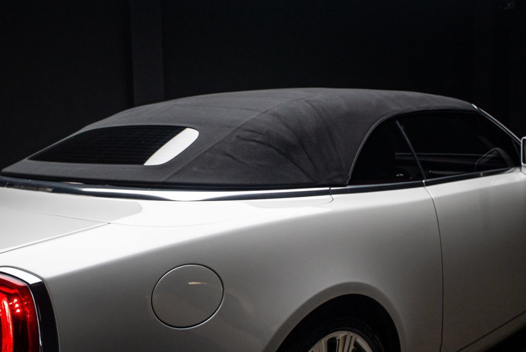 Used 2016 Rolls-Royce Dawn RWD image 54