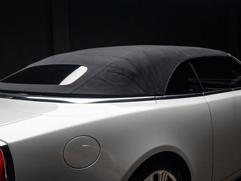 Used 2016 Rolls-Royce Dawn RWD image 54