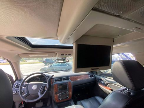 Used 2007 Chevrolet Suburban LT w/ LT Preferred Equipment Group image 15