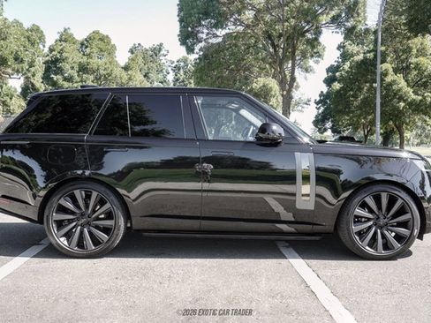 Used 2026 Land Rover Range Rover SV AWD/4WD image 9