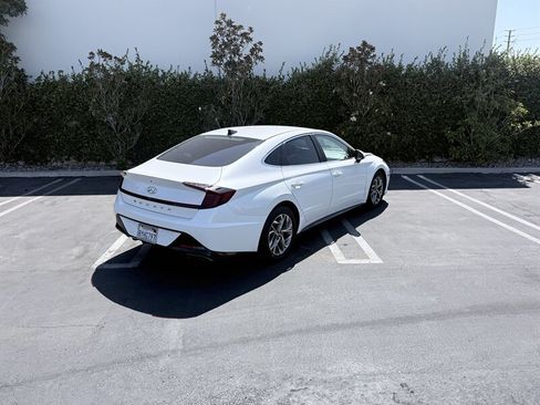 Used 2022 Hyundai Sonata SEL FWD image 2