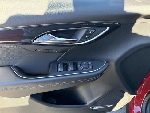 Used 2025 Buick Envision Preferred image 19