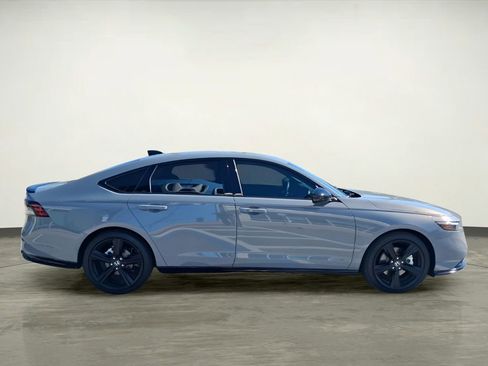 Used 2025 Honda Accord Sport image 6