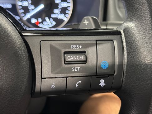 Used 2023 Nissan Rogue SV AWD/4WD image 23
