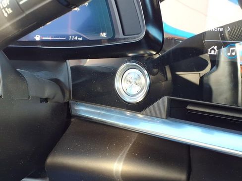 Used 2022 Chevrolet Corvette Stingray Premium Conv w/ Z51 Performance Package image 17