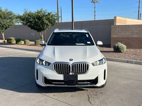 Used 2025 BMW X5 xDrive50e AWD/4WD image 3