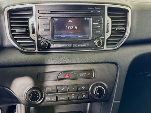 Used 2017 Kia Sportage LX image 18