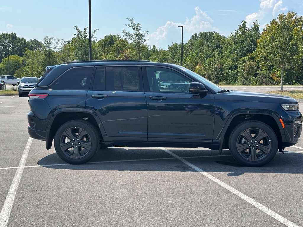 New 2027 Jeep Grand Cherokee Limited AWD/4WD image 8