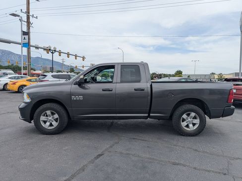 Used 2018 RAM 1500 Express AWD/4WD image 9