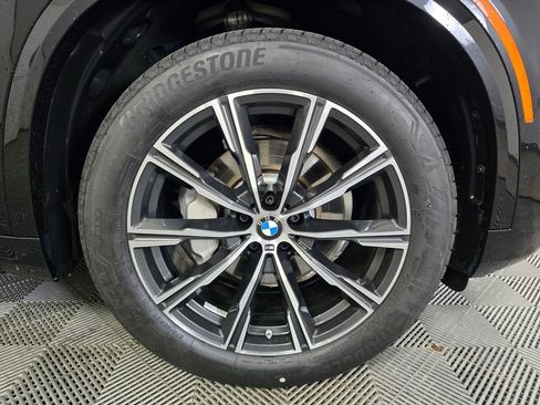 Used 2022 BMW X5 xDrive40i w/ M Sport Package AWD/4WD image 2