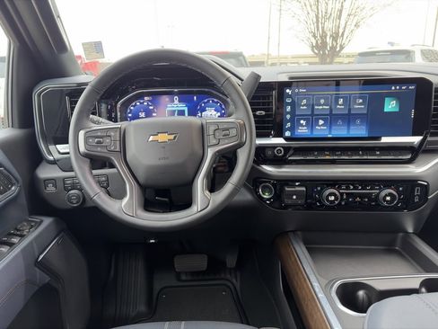 Used 2025 Chevrolet Silverado 3500 High Country image 16