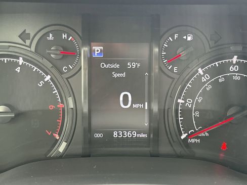 Used 2021 Toyota 4Runner SR5 AWD/4WD image 14