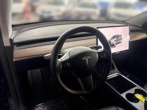 Used 2024 Tesla Model Y Long Range AWD/4WD image 12