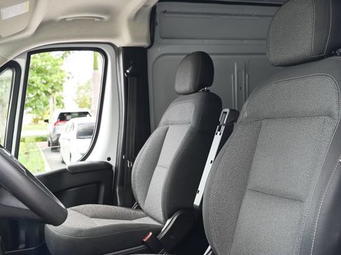 Used 2024 RAM ProMaster 2500 w/ Convenience Group FWD image 16