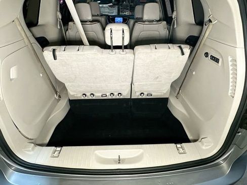 Used 2017 Chrysler Pacifica Limited w/ Advanced Safetytec Group image 28