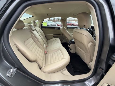 Used 2014 Ford Fusion SE w/ Equipment Group 202A image 22