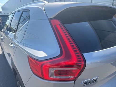 Used 2025 Volvo XC40 B5 Plus AWD/4WD image 10