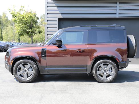 New 2026 Land Rover Defender 90 X-Dynamic SE AWD/4WD image 5