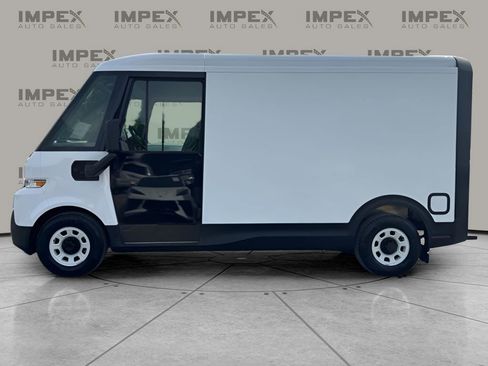 Used 2024 Chevrolet Brightdrop 400 w/ Commercial Equipment Package AWD/4WD image 2