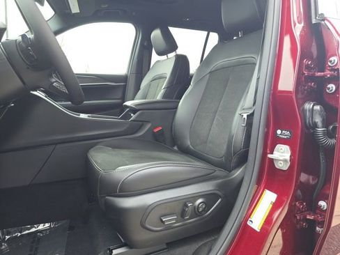 New 2026 Jeep Grand Cherokee 4WD image 9