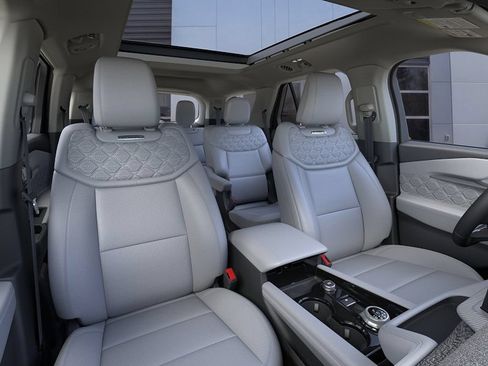New 2026 Ford Explorer Platinum w/ LUX Leather Package AWD/4WD image 10