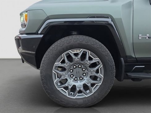 Used 2024 GMC Hummer EV 3X w/ LPO, Illumination Package image 4
