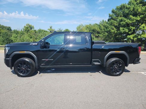 Used 2025 GMC Sierra 2500 AT4 w/ AT4 Premium Plus Package AWD/4WD image 2