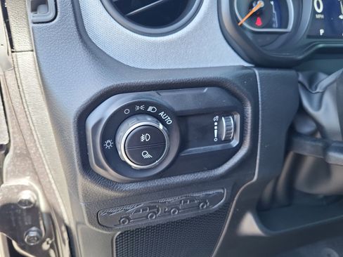 New 2025 Jeep Gladiator Sport image 29