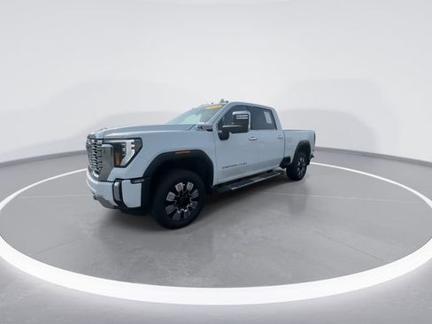 Used 2024 GMC Sierra 2500 Denali w/ Denali Reserve Package AWD/4WD image 4