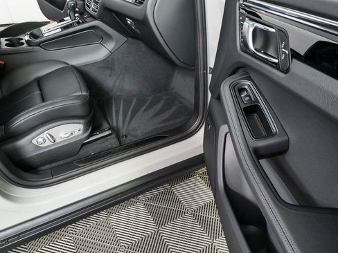 New 2026 Porsche Macan Turbo AWD/4WD image 26