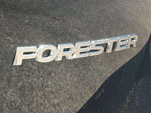 Used 2021 Subaru Forester Limited AWD/4WD image 9