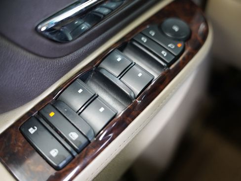 Used 2012 GMC Yukon XL Denali image 24