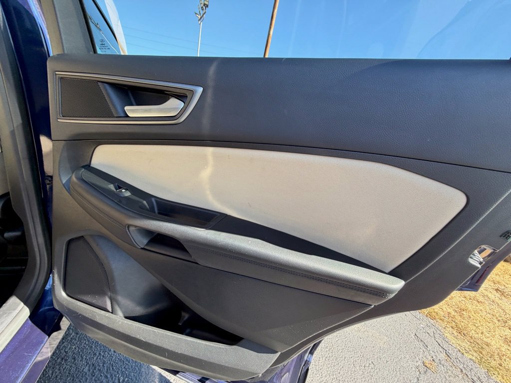 Used 2016 Ford Edge SE FWD image 15