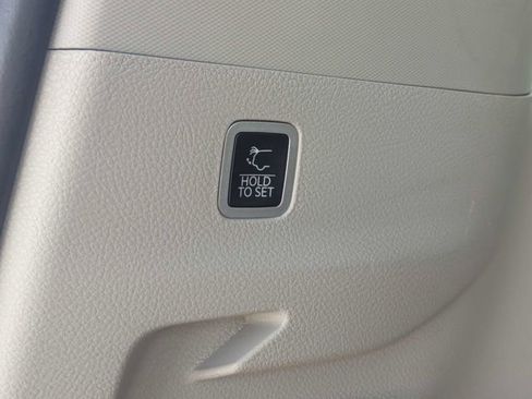 Used 2024 Jeep Wagoneer L Series II w/ Flexible Seating Group image 13