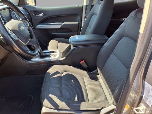 Used 2021 Chevrolet Colorado LT w/ LT Convenience Package image 17