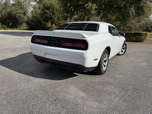 Used 2018 Dodge Challenger SXT image 34