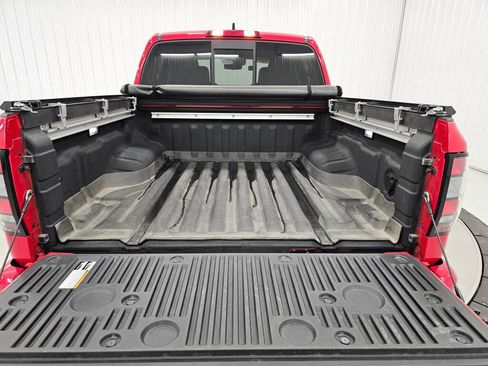 Used 2022 Nissan Frontier SV AWD/4WD image 15