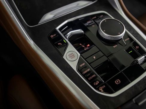 Used 2025 BMW X6 xDrive40i w/ Climate Comfort Package image 39