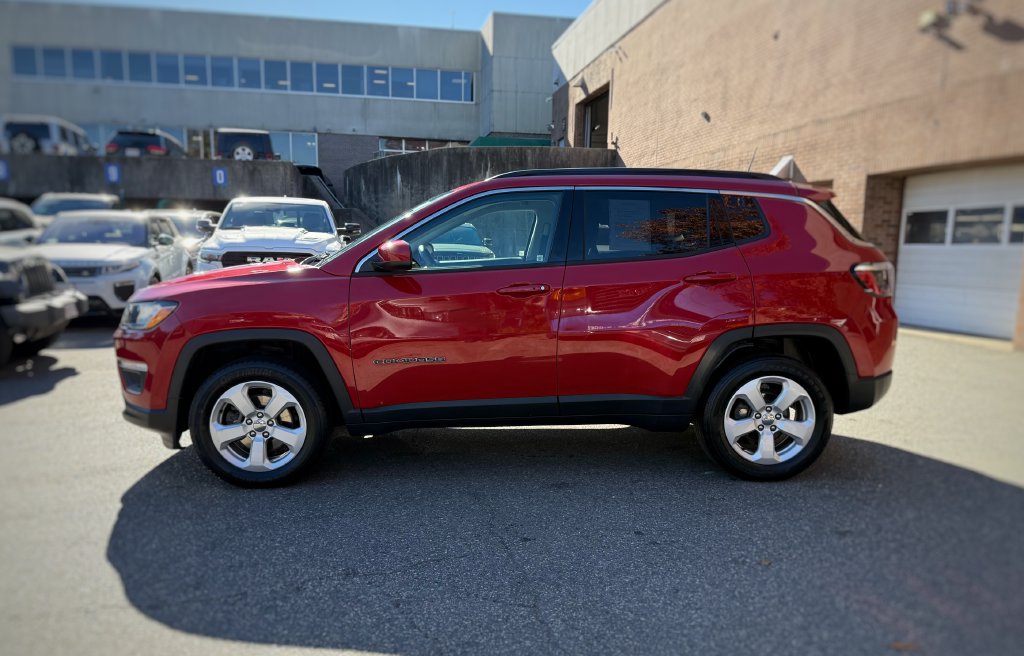 Used 2019 Jeep Compass Latitude w/ Popular Equipment Group AWD/4WD image 14