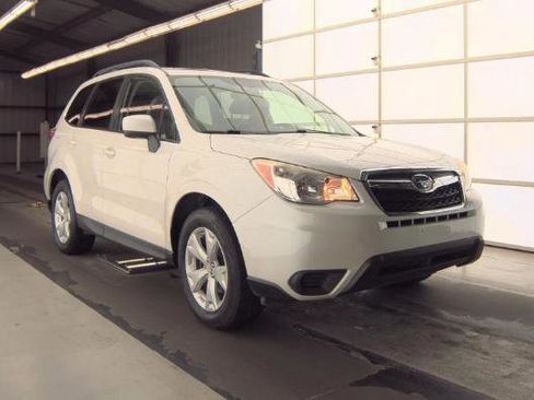 Used 2015 Subaru Forester 2.5i Premium AWD/4WD image 3