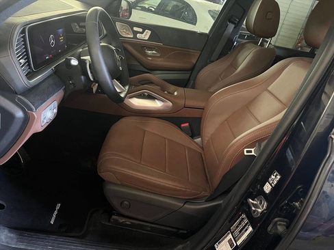 Used 2024 Mercedes-Benz GLS 450 4MATIC image 8