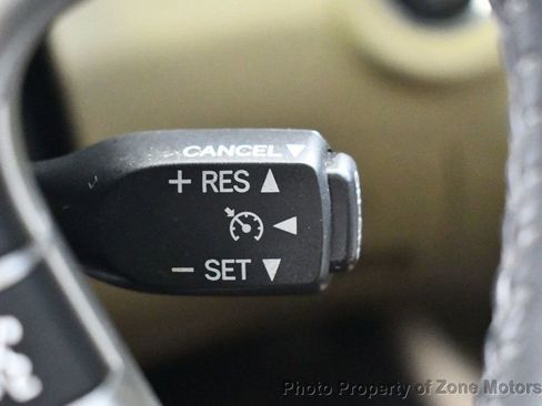 Used 2012 Toyota Highlander Limited w/ Tow Pkg image 39