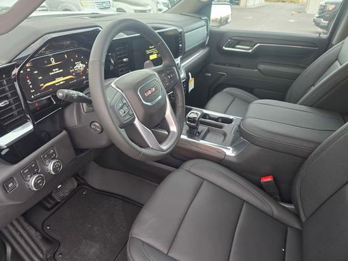 New 2026 GMC Sierra 1500 SLT image 18