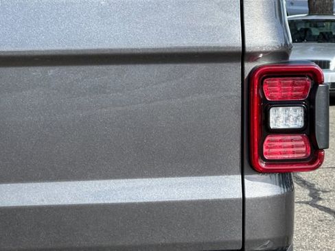 Used 2025 Jeep Gladiator Rubicon w/ Convenience Group image 50