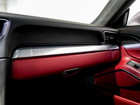 Used 2019 Porsche 911 Carrera 4S image 18