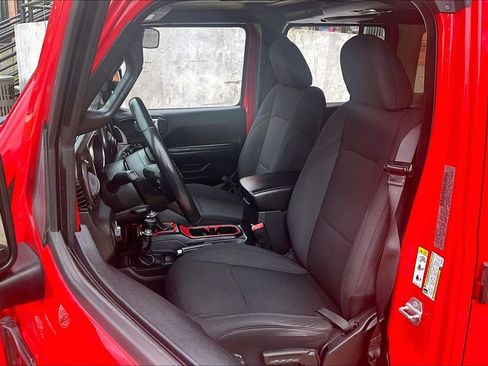 Used 2019 Jeep Wrangler Unlimited Sport S AWD/4WD image 34